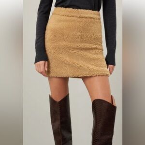 Aliette Women’s Sherpa Faux Fur Mini Skirt Tan Lined New w/o tag size 8